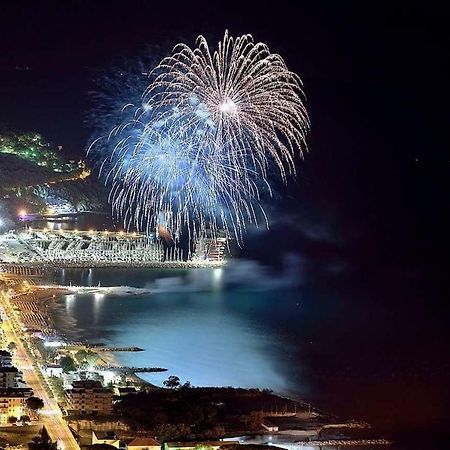 Appartamento Frontemare Marina dʼMarina dʼAndora Екстериор снимка