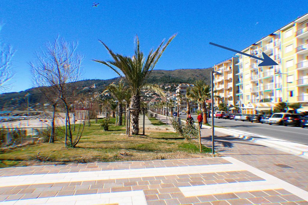 Appartamento Frontemare Marina dʼMarina dʼAndora Екстериор снимка